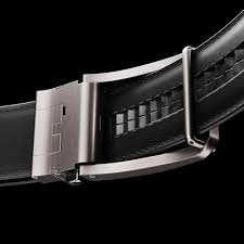 UNE CEINTURE